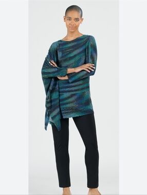 Clara Sunwoo Pinstripes Grometric Angle Hem Tunic Sweater Top Fashion Week '23 S